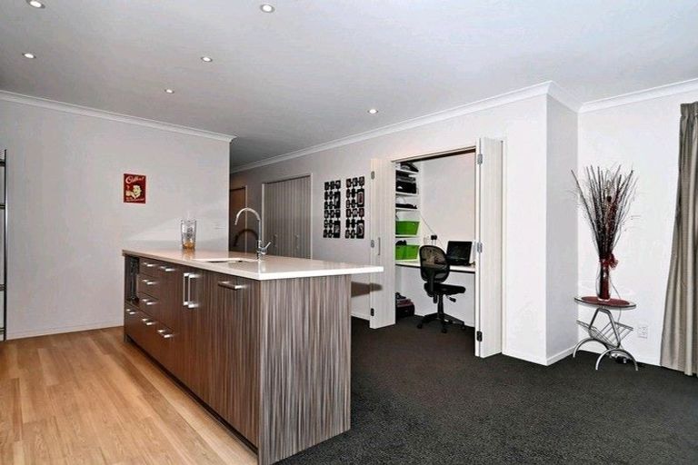 Photo of property in 36 Little Oaks Drive, Yaldhurst, Christchurch, 8042