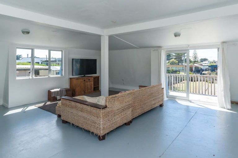 Photo of property in 14 Hunia Terrace, Himatangi Beach, Foxton, 4891