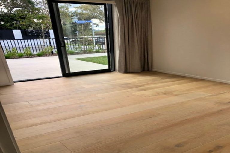 Photo of property in 2 Patariki Way, Beach Haven, Auckland, 0626