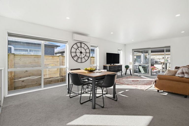 Photo of property in 16 Domain Street, Waiuku, 2123