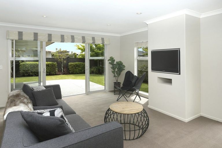 Photo of property in 42 Westpark Drive, Burnside, Christchurch, 8053