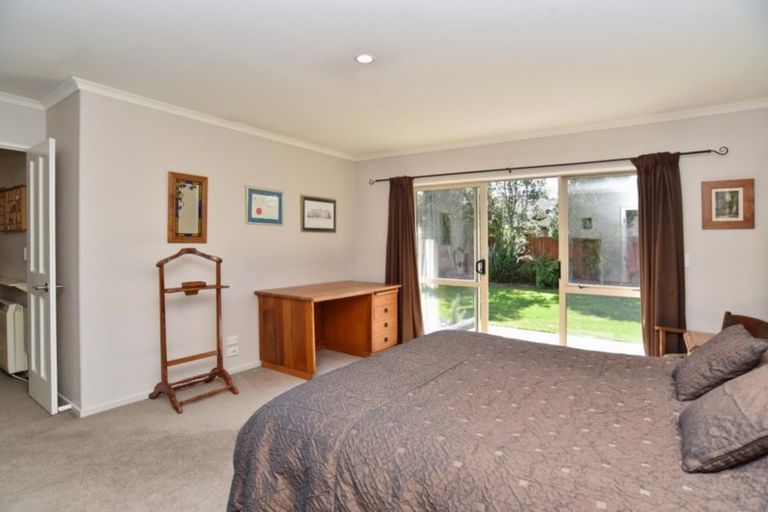 Photo of property in 8 James Drive, Woodend, 7610