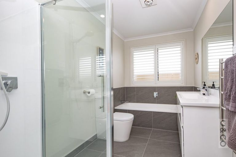 Photo of property in 17 Pitoitoi Drive, Riverhead, 0820