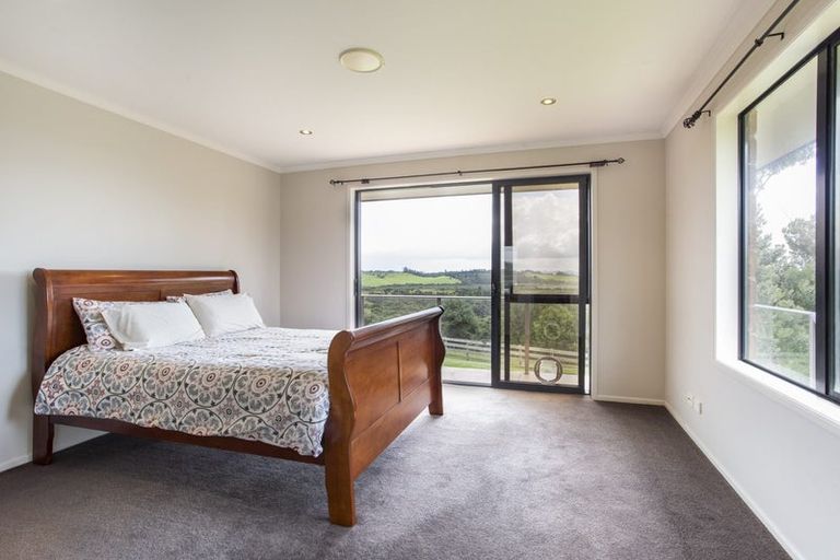 Photo of property in 38a Kaipara Lake Road, South Head, Helensville, 0874