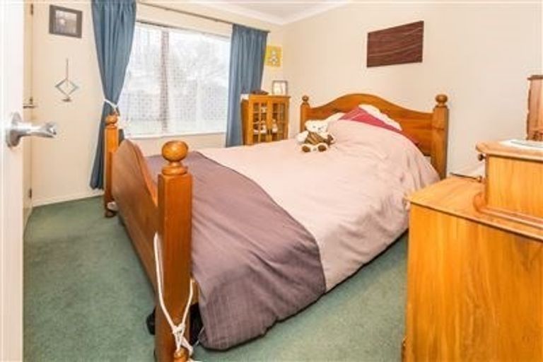 Photo of property in 8 Lorelei Place, Opaheke, Papakura, 2113