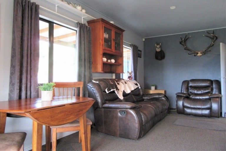 Photo of property in 74 Mangaone Road, Halcombe, Feilding, 4779