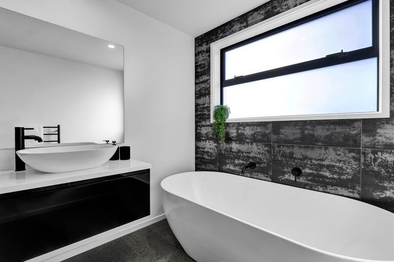 Photo of property in 110 Stockman Road, Tikorangi, Waitara, 4383