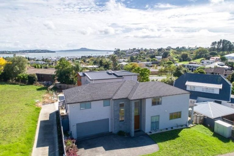 Photo of property in 38a Mark Edward Drive, Half Moon Bay, Auckland, 2012