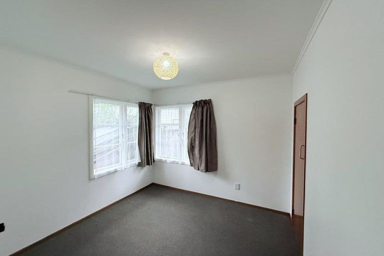 Photo of property in 46 Wilsher Crescent, Henderson, Auckland, 0612