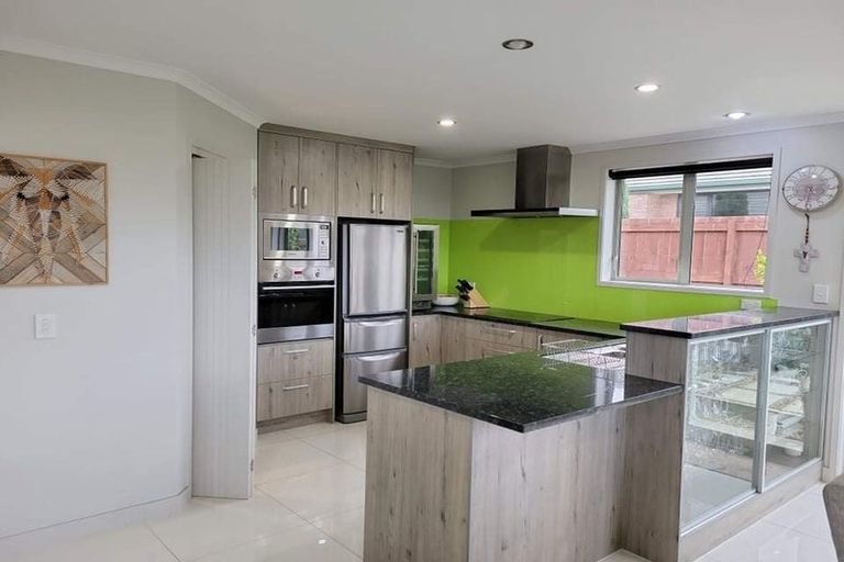 Photo of property in 28 Helenslee Road, Pokeno, 2402