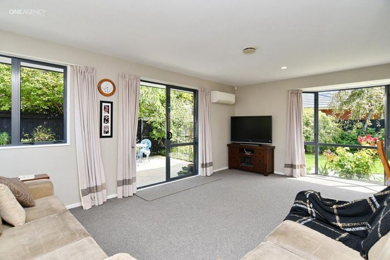 Photo of property in 10a Wendy Place, Heathcote Valley, Christchurch, 8022