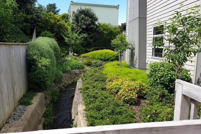 Photo of property in 2b Coates Street, Tawa, Wellington, 5028