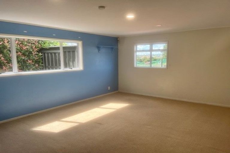 Photo of property in 17 Thurston Place, Bucklands Beach, Auckland, 2012