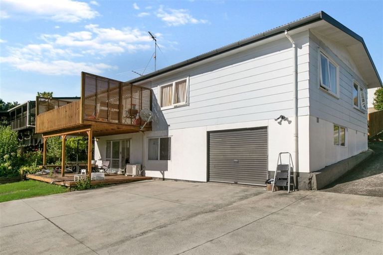 Photo of property in 44 Tamahere Drive, Glenfield, Auckland, 0629