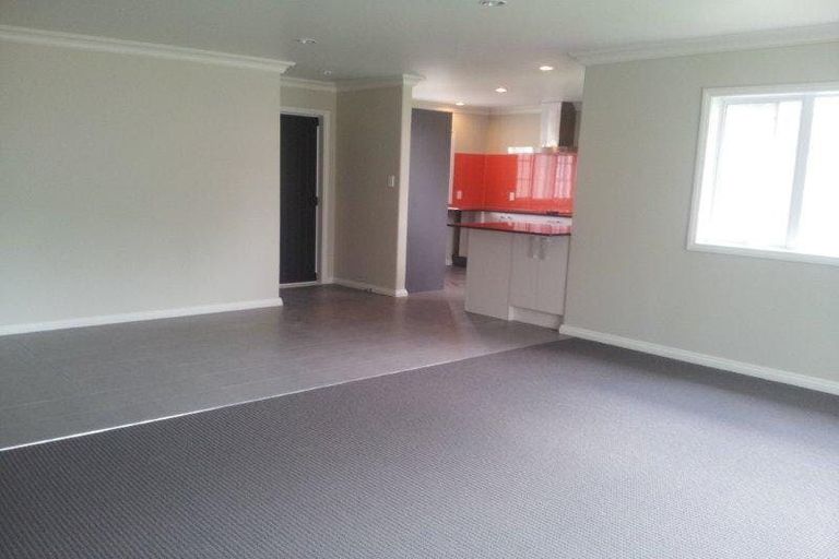 Photo of property in 4 Nirmal Place, Sunnyvale, Auckland, 0612