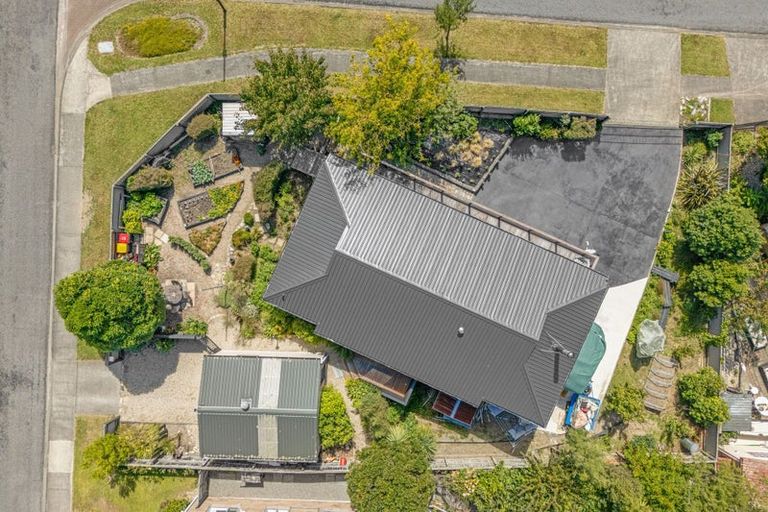 Photo of property in 15 Ranui Street, Waikawa, Picton, 7220