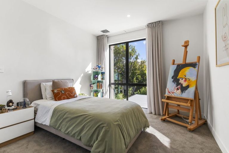 Photo of property in 21 Oscar Road, Greenhithe, Auckland, 0632