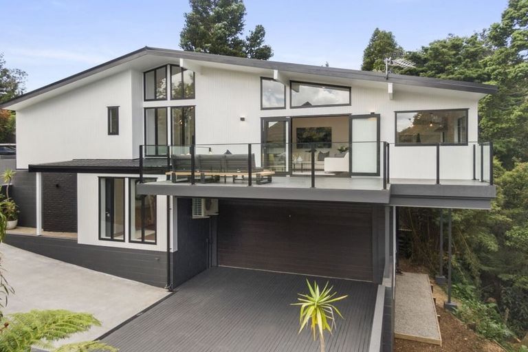 Photo of property in 18 Heaton Grove, Chatswood, Auckland, 0626