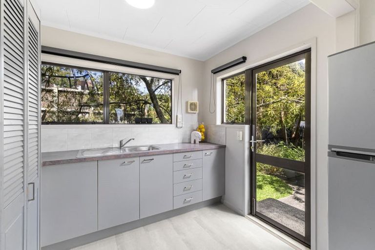 Photo of property in 32 Mcdowell Crescent, Hillcrest, Auckland, 0627