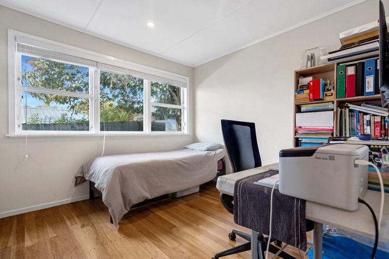 Photo of property in 12 Lane Road, Weymouth, Auckland, 2103