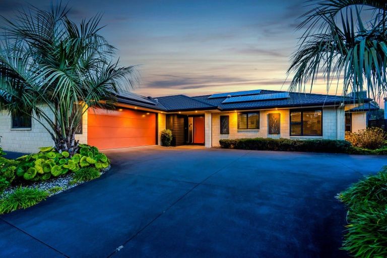 Photo of property in 40 Redwood Crescent, Hurdon, New Plymouth, 4310