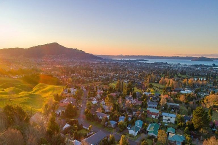 Photo of property in 9 French Place, Tihiotonga, Rotorua, 3015