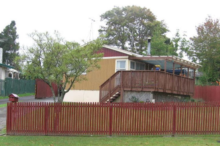 Photo of property in 7 Tracey Terrace, Te Atatu South, Auckland, 0602
