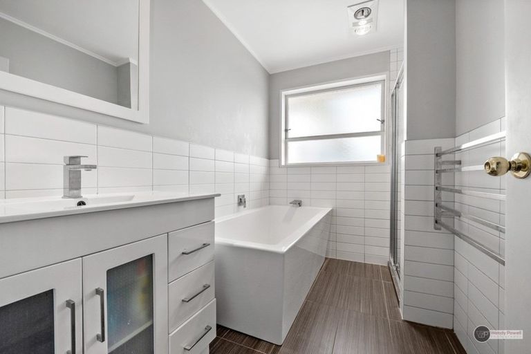 Photo of property in 70 Major Drive, Kelson, Lower Hutt, 5010