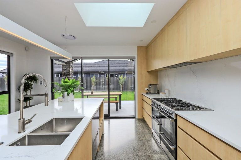 Photo of property in 40 Aspiring Drive, Poraiti, Napier, 4112