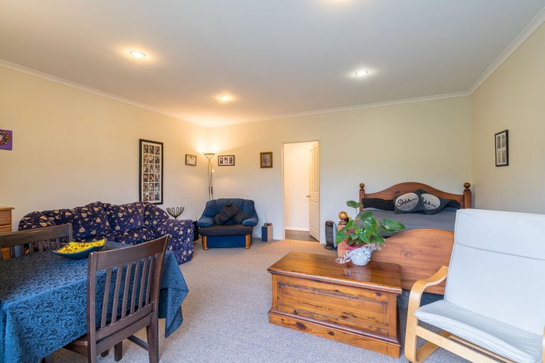 Photo of property in 5 Monowai Road, Ravensbourne, Dunedin, 9022