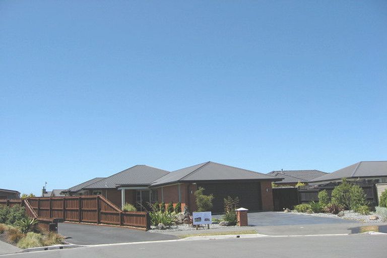 Photo of property in 9 Whio Close, Parklands, Christchurch, 8083