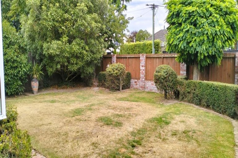 Photo of property in 24 Flower Street, Bryndwr, Christchurch, 8053