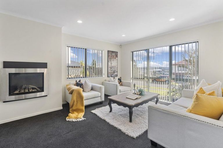 Photo of property in 42 Black Teal Close, Unsworth Heights, Auckland, 0632