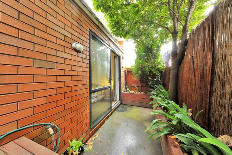Photo of property in 2/82 Packe Street, Edgeware, Christchurch, 8013