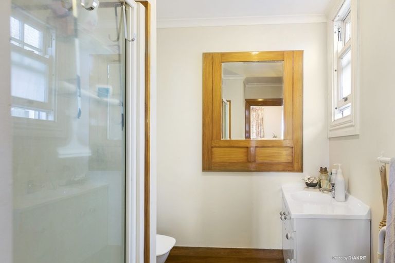 Photo of property in 15 Herald Terrace, Berhampore, Wellington, 6023