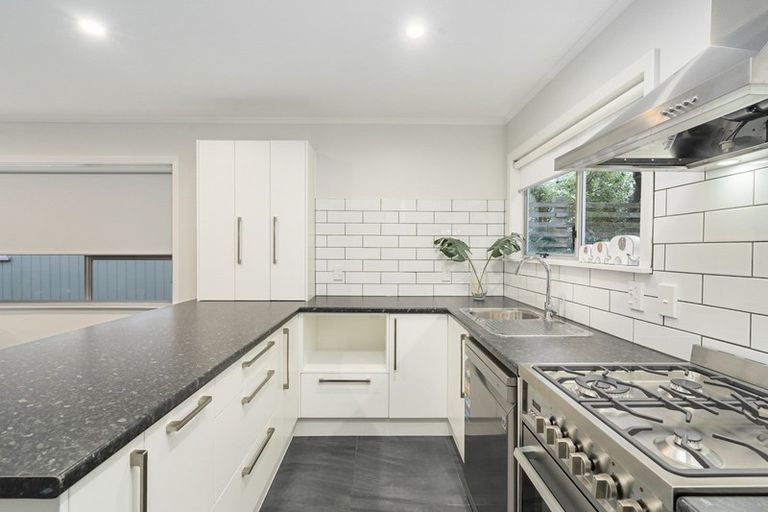 Photo of property in 227 Dowse Drive, Maungaraki, Lower Hutt, 5010