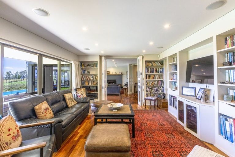 Photo of property in 15a Maharakeke Road, Waipukurau, 4281