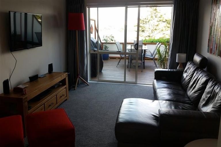 Photo of property in 1/72 Kitchener Road, Milford, Auckland, 0620