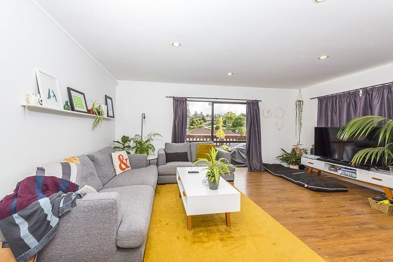 Photo of property in 47a Rehia Road, Massey, Auckland, 0614