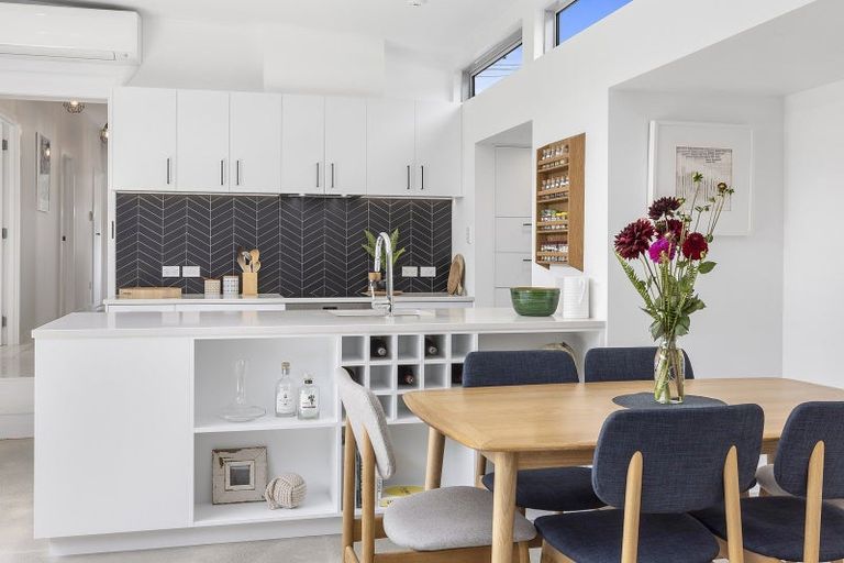 Photo of property in 20 Mantell Street, Seatoun, Wellington, 6022