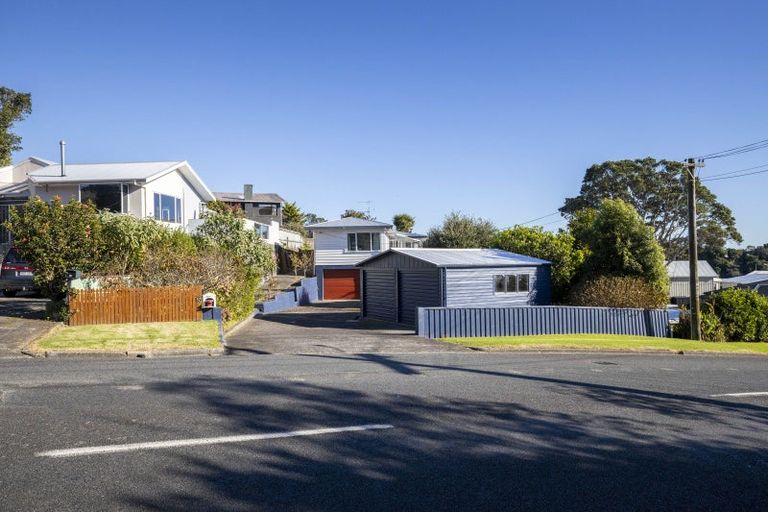 Photo of property in 52 Queens Road, Glen Avon, New Plymouth, 4312