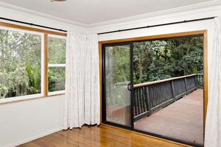 Photo of property in 43 Waima Crescent, Titirangi, Auckland, 0604