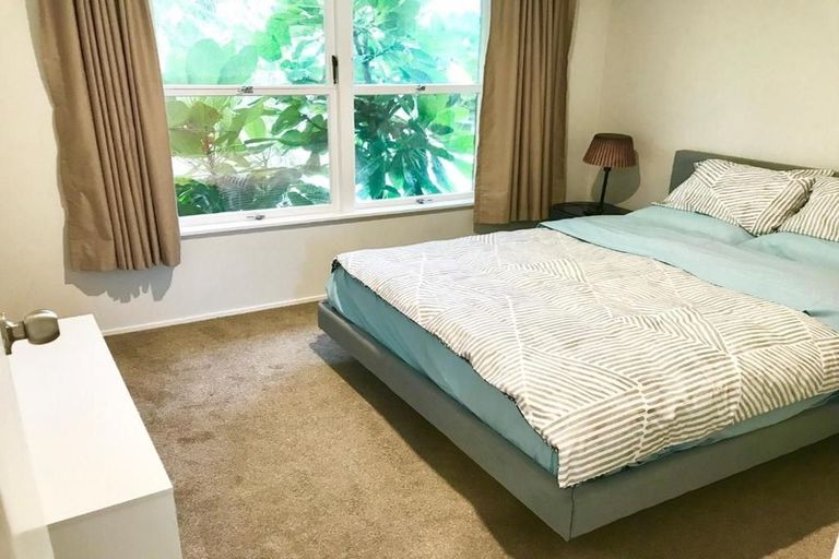 Photo of property in 2/5 Keldale Place, Forrest Hill, Auckland, 0620