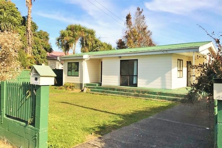 Photo of property in 23 Smiths Avenue, Papakura, 2110