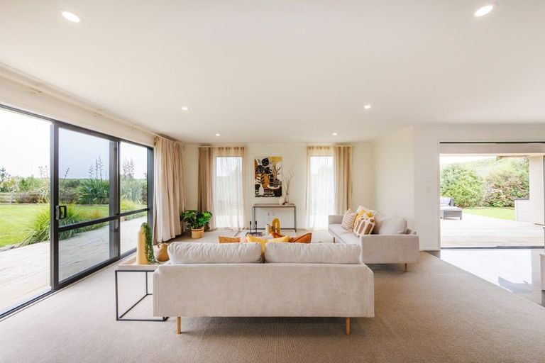 Photo of property in 71 County Heights Drive, Aokautere, Palmerston North, 4471