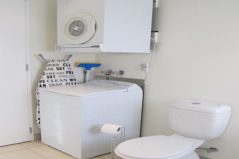 Photo of property in Coromandel Heights, 5/111 Coromandel Street, Newtown, Wellington, 6021