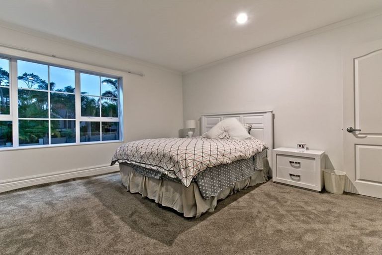 Photo of property in 18 Mansion Court, West Harbour, Auckland, 0618