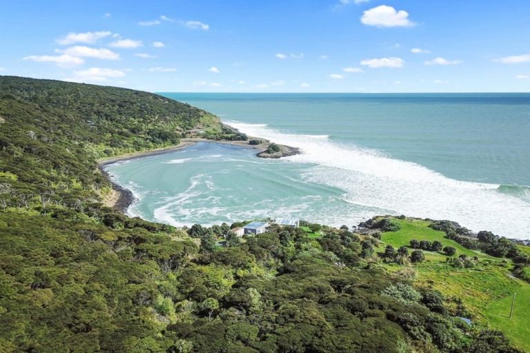 Photo of property in 26 Whaanga Road, Raglan, 3297