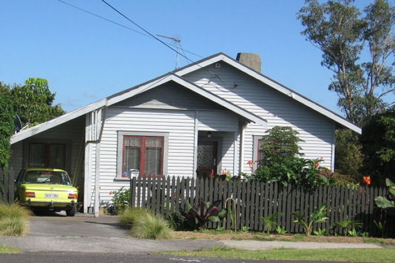 Photo of property in 2/28 Roseberry Avenue, Birkenhead, Auckland, 0626