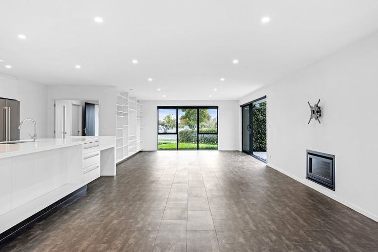 Photo of property in 59 Mokihi Gardens, Hillmorton, Christchurch, 8024